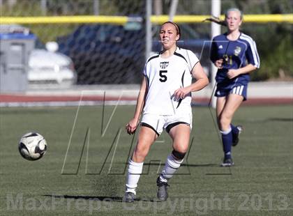 Thumbnail 2 in Flintridge Sacred Heart vs. West Ranch (Los Tacos Holiday Festival) photogallery.