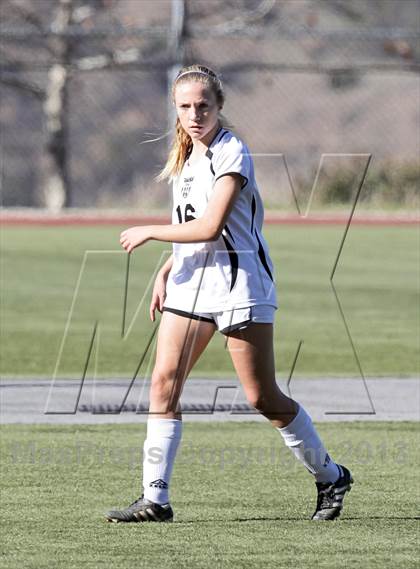 Thumbnail 3 in Flintridge Sacred Heart vs. West Ranch (Los Tacos Holiday Festival) photogallery.