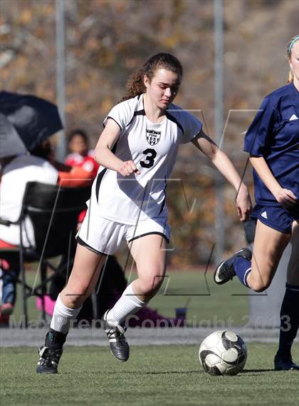 Thumbnail 2 in Flintridge Sacred Heart vs. West Ranch (Los Tacos Holiday Festival) photogallery.