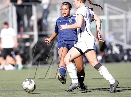 Thumbnail 2 in Flintridge Sacred Heart vs. West Ranch (Los Tacos Holiday Festival) photogallery.