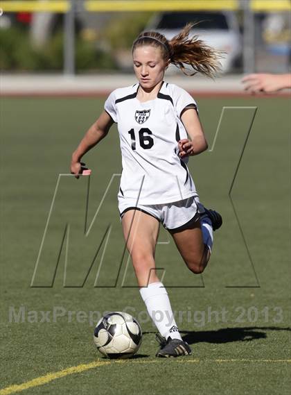 Thumbnail 2 in Flintridge Sacred Heart vs. West Ranch (Los Tacos Holiday Festival) photogallery.