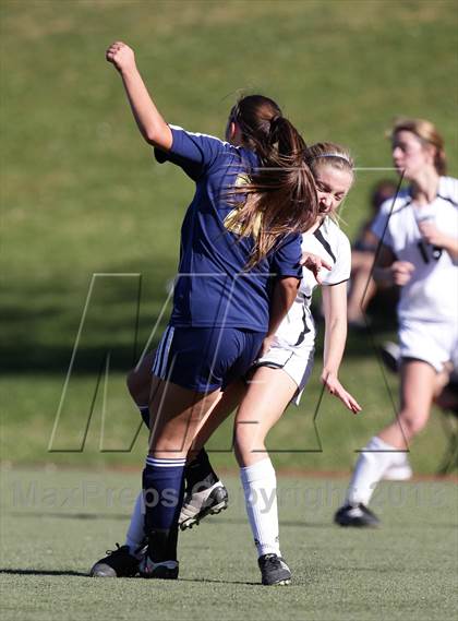Thumbnail 2 in Flintridge Sacred Heart vs. West Ranch (Los Tacos Holiday Festival) photogallery.