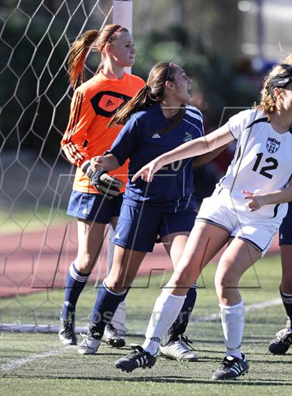 Thumbnail 3 in Flintridge Sacred Heart vs. West Ranch (Los Tacos Holiday Festival) photogallery.