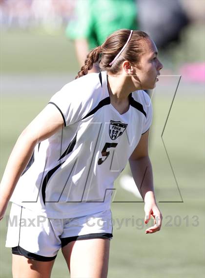 Thumbnail 3 in Flintridge Sacred Heart vs. West Ranch (Los Tacos Holiday Festival) photogallery.
