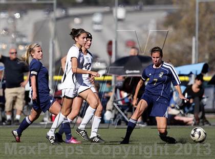 Thumbnail 2 in Flintridge Sacred Heart vs. West Ranch (Los Tacos Holiday Festival) photogallery.