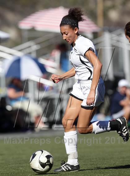 Thumbnail 1 in Flintridge Sacred Heart vs. West Ranch (Los Tacos Holiday Festival) photogallery.