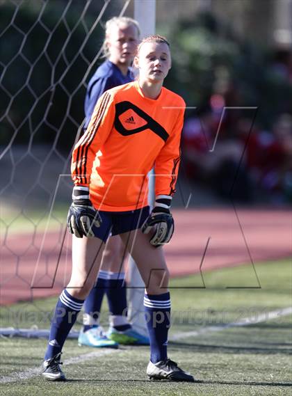 Thumbnail 3 in Flintridge Sacred Heart vs. West Ranch (Los Tacos Holiday Festival) photogallery.
