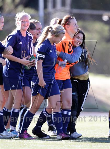 Thumbnail 1 in Flintridge Sacred Heart vs. West Ranch (Los Tacos Holiday Festival) photogallery.