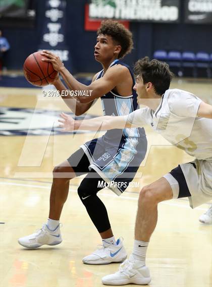 Thumbnail 1 in Valley Christian vs. Oak Park (MaxPreps MLK Classic) photogallery.