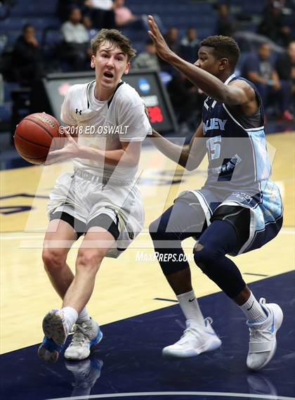 Thumbnail 1 in Valley Christian vs. Oak Park (MaxPreps MLK Classic) photogallery.