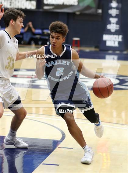 Thumbnail 3 in Valley Christian vs. Oak Park (MaxPreps MLK Classic) photogallery.