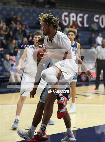 Thumbnail 2 in Valley Christian vs. Oak Park (MaxPreps MLK Classic) photogallery.