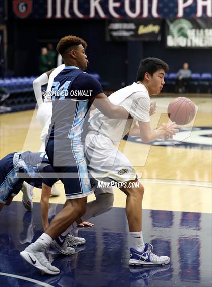 Thumbnail 1 in Valley Christian vs. Oak Park (MaxPreps MLK Classic) photogallery.