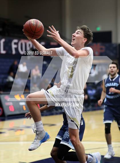 Thumbnail 2 in Valley Christian vs. Oak Park (MaxPreps MLK Classic) photogallery.