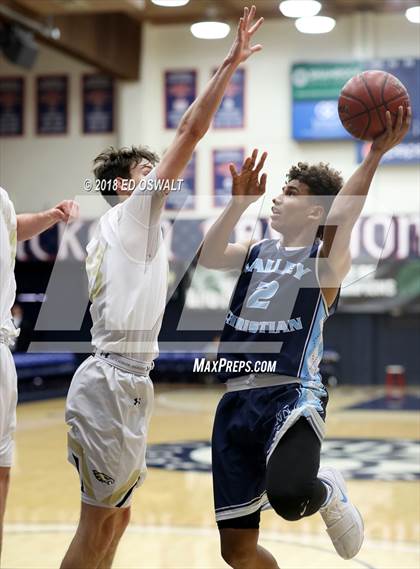 Thumbnail 3 in Valley Christian vs. Oak Park (MaxPreps MLK Classic) photogallery.