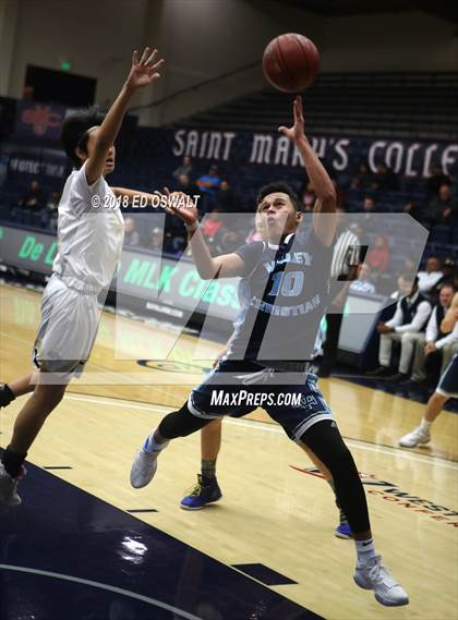 Thumbnail 3 in Valley Christian vs. Oak Park (MaxPreps MLK Classic) photogallery.