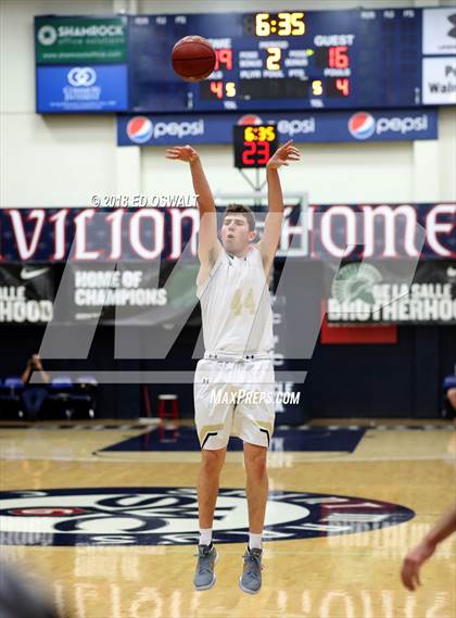 Thumbnail 3 in Valley Christian vs. Oak Park (MaxPreps MLK Classic) photogallery.