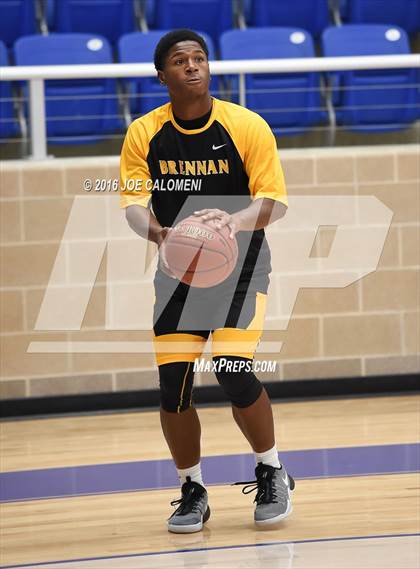 Thumbnail 1 in Brennan vs Warren photogallery.