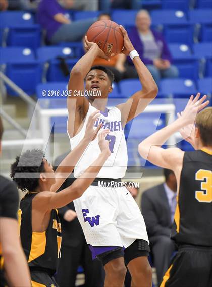 Thumbnail 3 in Brennan vs Warren photogallery.