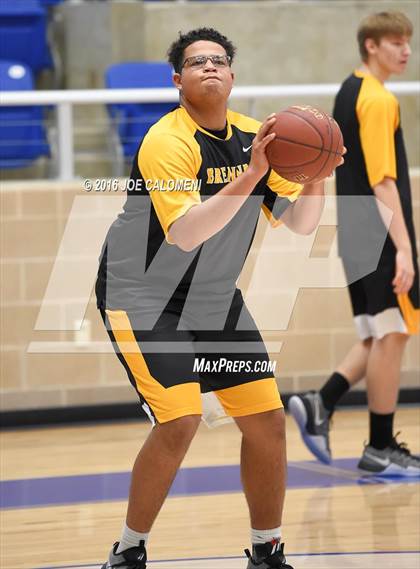Thumbnail 1 in Brennan vs Warren photogallery.
