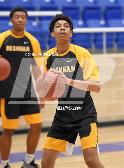 Thumbnail 2 in Brennan vs Warren photogallery.