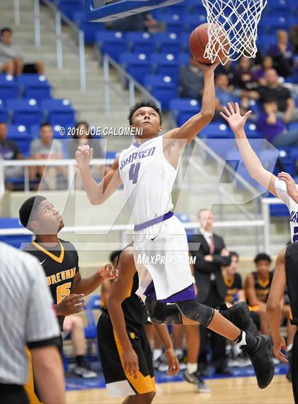 Thumbnail 2 in Brennan vs Warren photogallery.