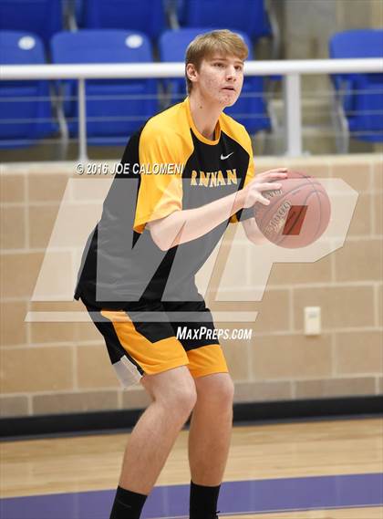 Thumbnail 3 in Brennan vs Warren photogallery.