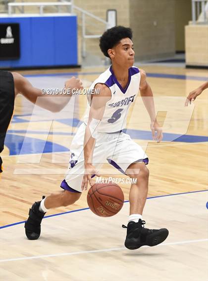 Thumbnail 3 in Brennan vs Warren photogallery.