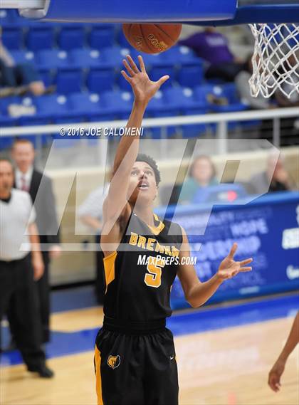 Thumbnail 1 in Brennan vs Warren photogallery.