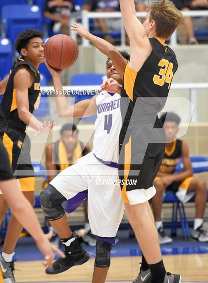 Thumbnail 2 in Brennan vs Warren photogallery.