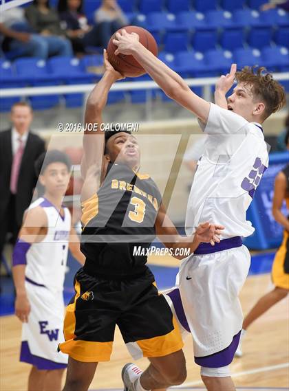 Thumbnail 2 in Brennan vs Warren photogallery.