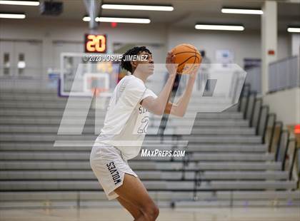 Thumbnail 3 in St. Francis Episcopal vs. St. Augustine (Torrey Pines Holiday Classic) photogallery.