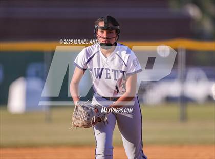 Thumbnail 3 in Purnell Swett @ Gray's Creek (NCHSAA 4A - 1st Round) photogallery.