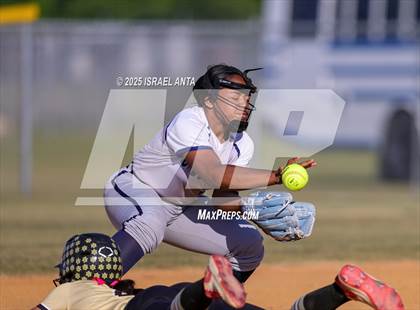 Thumbnail 3 in Purnell Swett @ Gray's Creek (NCHSAA 4A - 1st Round) photogallery.