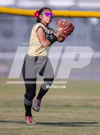 Thumbnail 3 in Purnell Swett @ Gray's Creek (NCHSAA 4A - 1st Round) photogallery.