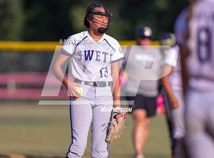 Thumbnail 3 in Purnell Swett @ Gray's Creek (NCHSAA 4A - 1st Round) photogallery.