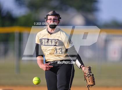 Thumbnail 3 in Purnell Swett @ Gray's Creek (NCHSAA 4A - 1st Round) photogallery.
