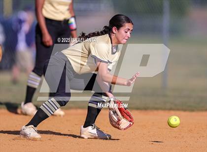 Thumbnail 3 in Purnell Swett @ Gray's Creek (NCHSAA 4A - 1st Round) photogallery.