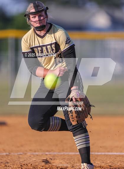 Thumbnail 3 in Purnell Swett @ Gray's Creek (NCHSAA 4A - 1st Round) photogallery.