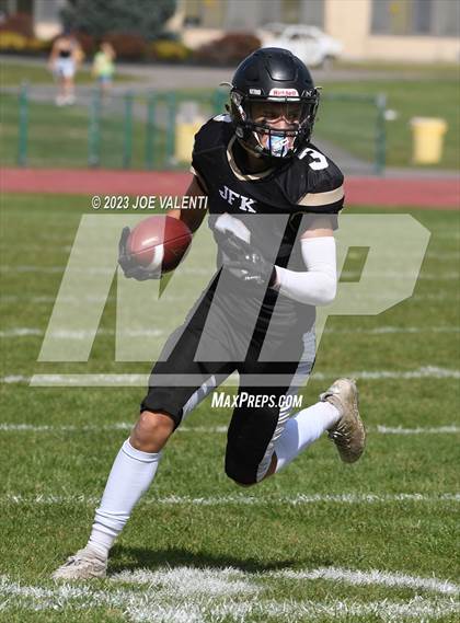 Thumbnail 1 in Newfane @ Kennedy photogallery.