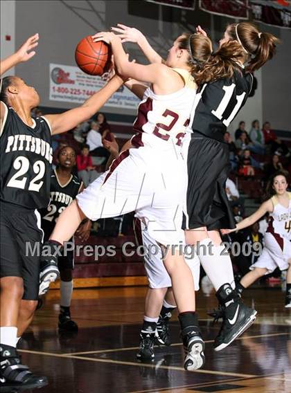 Thumbnail 3 in Pittsburg vs Whitesboro (Sherman Holiday Tournament) photogallery.