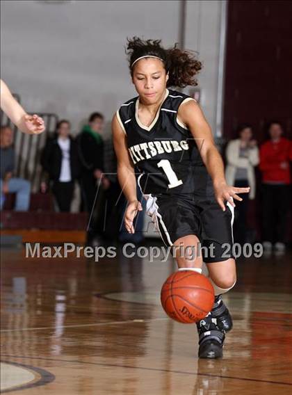 Thumbnail 3 in Pittsburg vs Whitesboro (Sherman Holiday Tournament) photogallery.