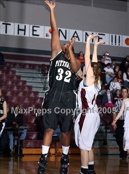 Thumbnail 2 in Pittsburg vs Whitesboro (Sherman Holiday Tournament) photogallery.