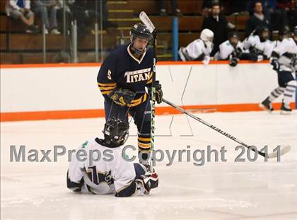 Thumbnail 2 in Webster Thomas vs. Notre Dame  photogallery.