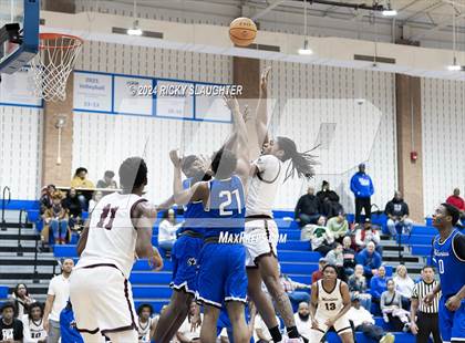 Thumbnail 2 in Perspectives Leadership/Technology vs. Vashon (Illinois Classic) photogallery.