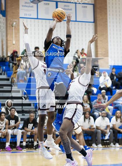 Thumbnail 1 in Perspectives Leadership/Technology vs. Vashon (Illinois Classic) photogallery.