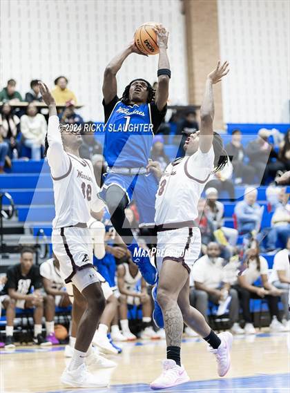 Thumbnail 3 in Perspectives Leadership/Technology vs. Vashon (Illinois Classic) photogallery.