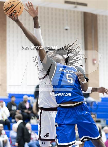 Thumbnail 2 in Perspectives Leadership/Technology vs. Vashon (Illinois Classic) photogallery.