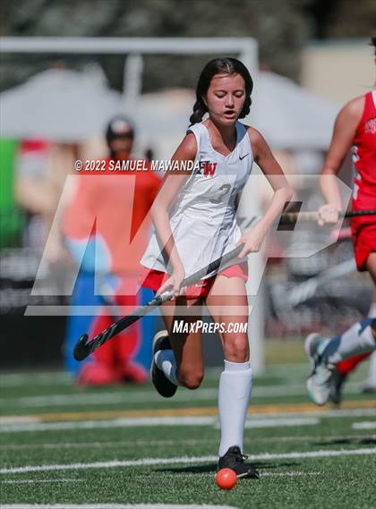 Thumbnail 2 in Harvard-Westlake (JV vs Freshman) photogallery.