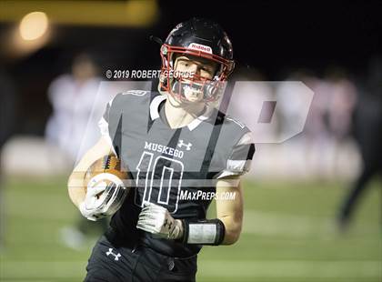 Thumbnail 1 in Franklin vs. Muskego (WIAA D1 Round 3) photogallery.